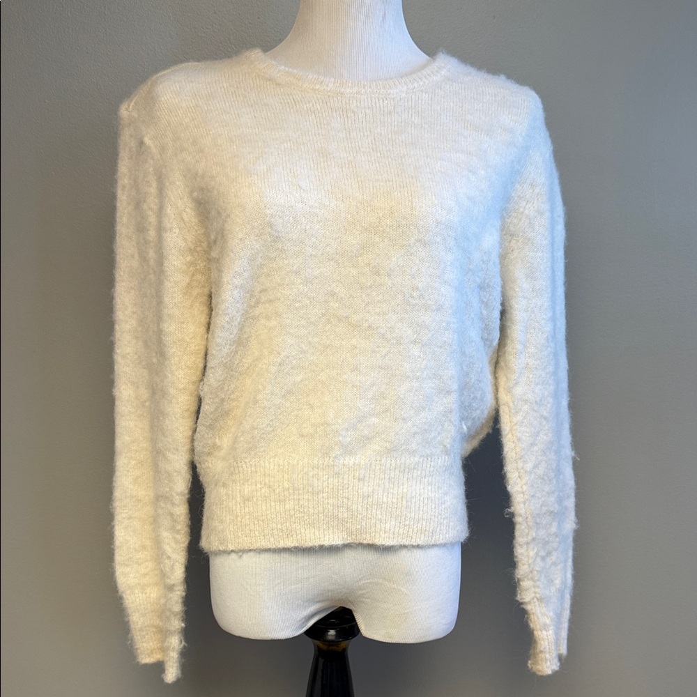 ASTR Medium Cream Fuzzy Knit Sweater Soft Cozy Top